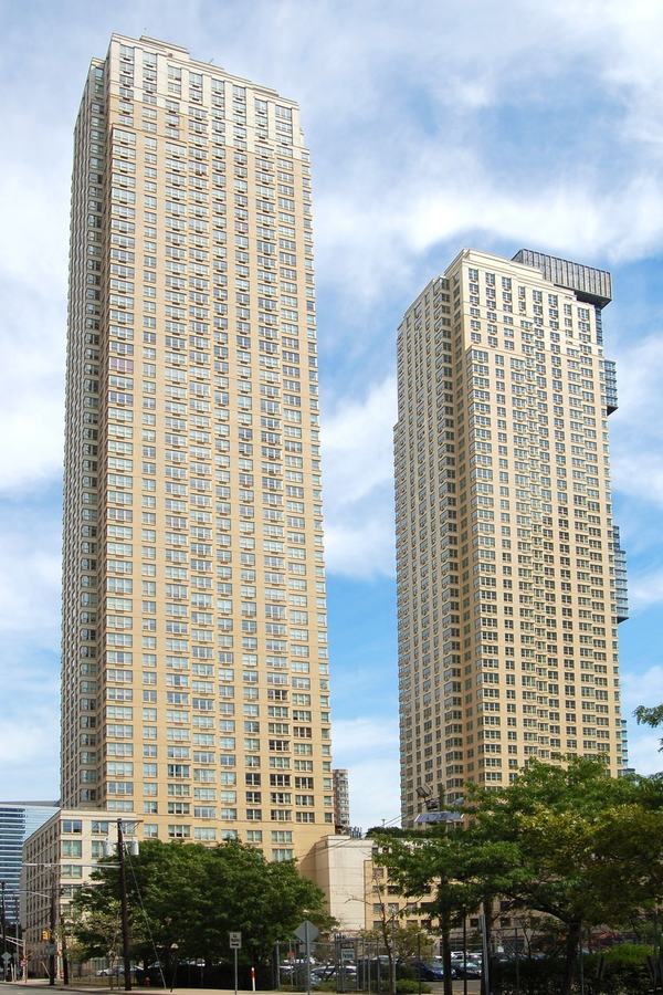 Tump plaza 01