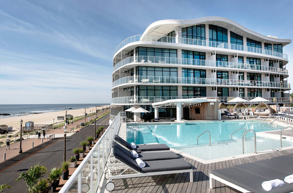 Waveresort 0619 lizclayman 003
