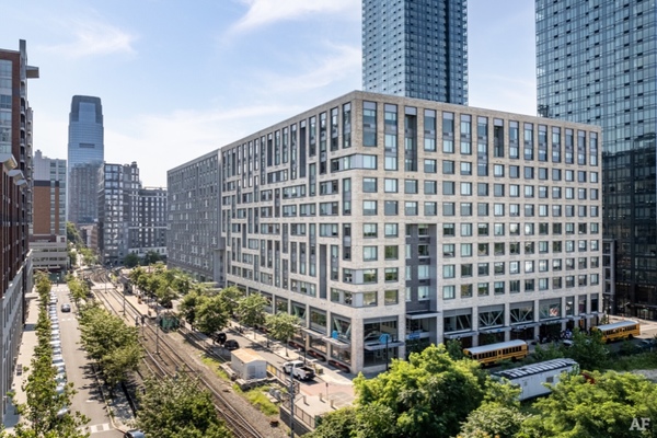 18 park jersey city nj building photo (2)